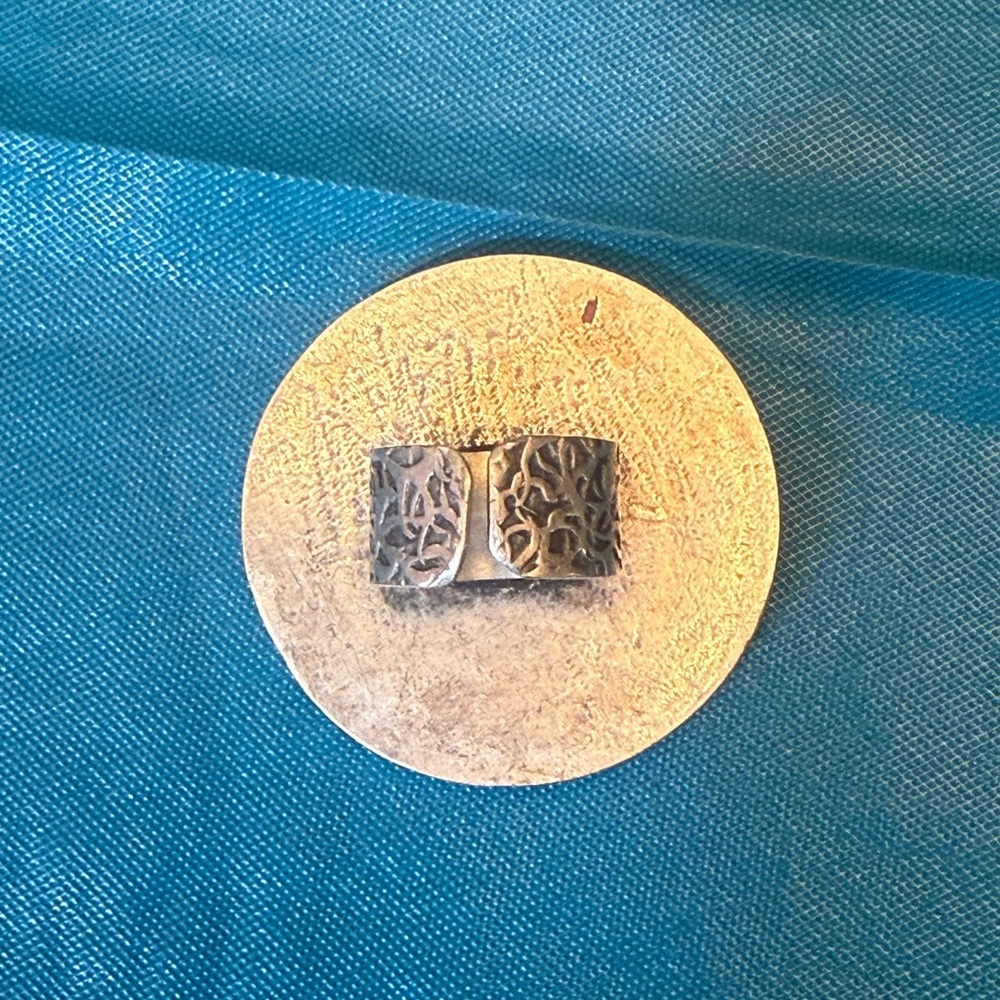 LV Monogram Round Ring - Brown & Silver - Picture 3 of 3